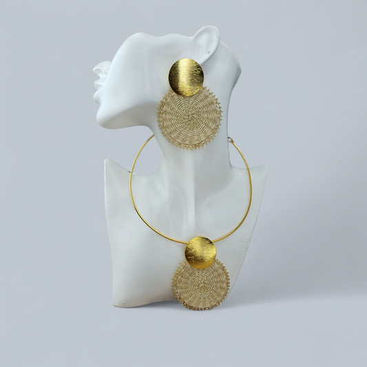 Set de Aretes y Gargantilla  en palma de iraca