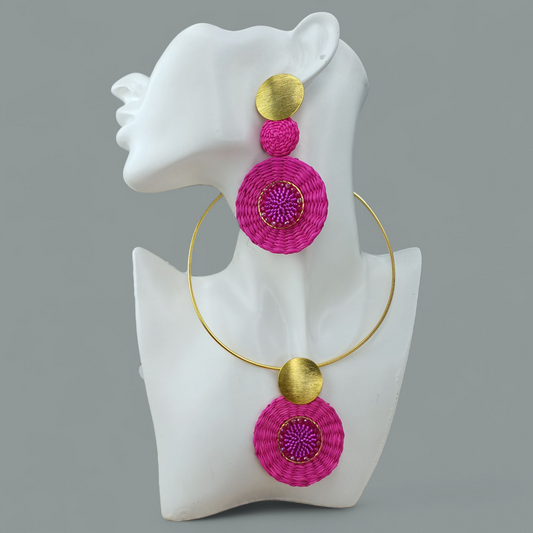 Set de Aretes y Gargantilla  en palma de iraca