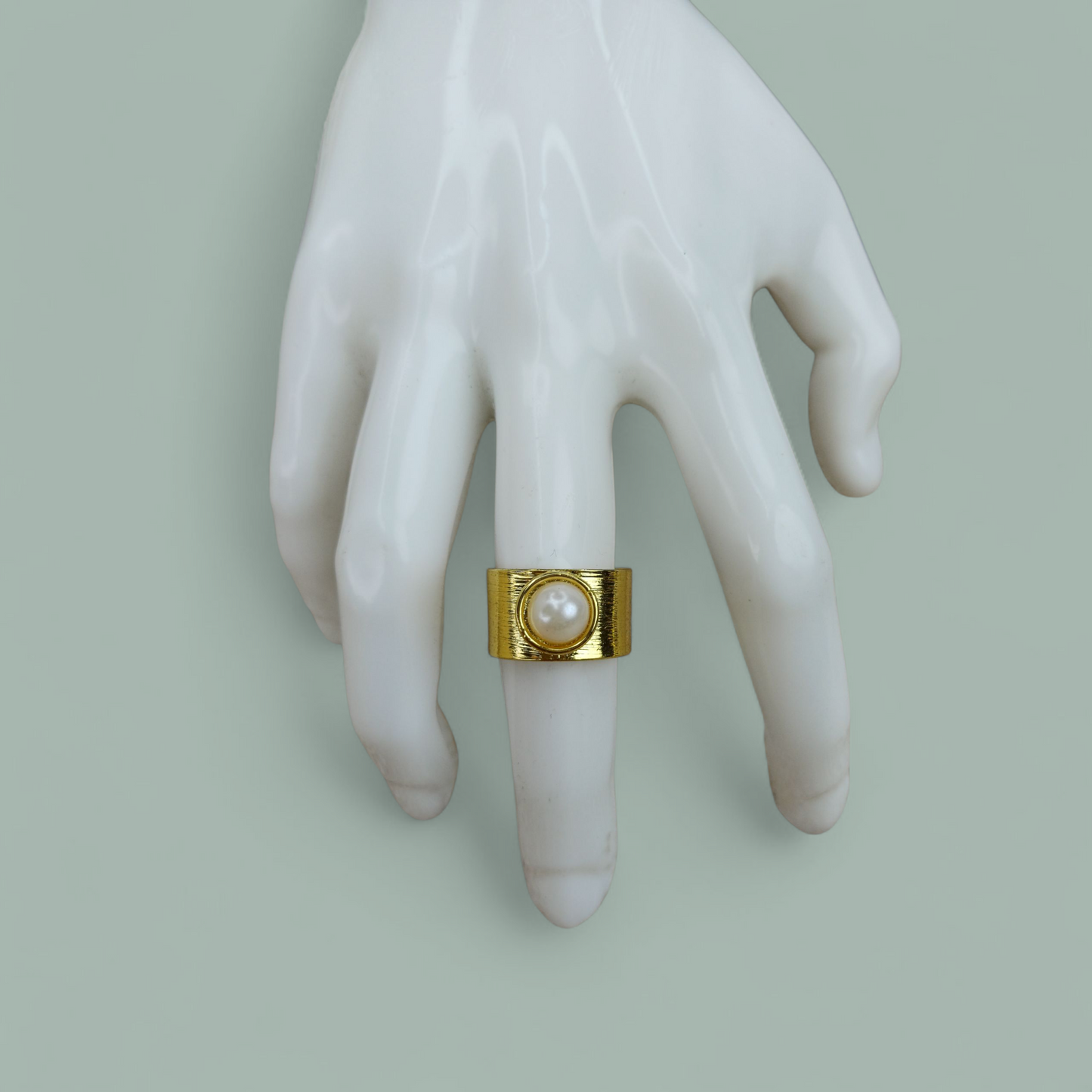 Anillo tipo Argolla con perla